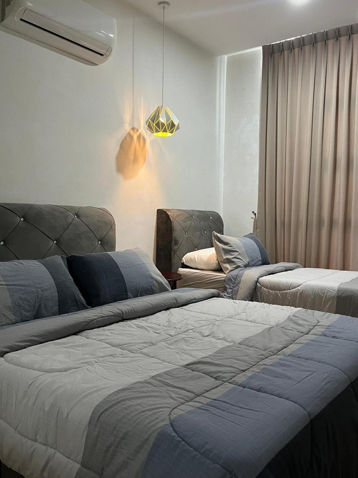 Roxy Apartment Kuching Extérieur photo