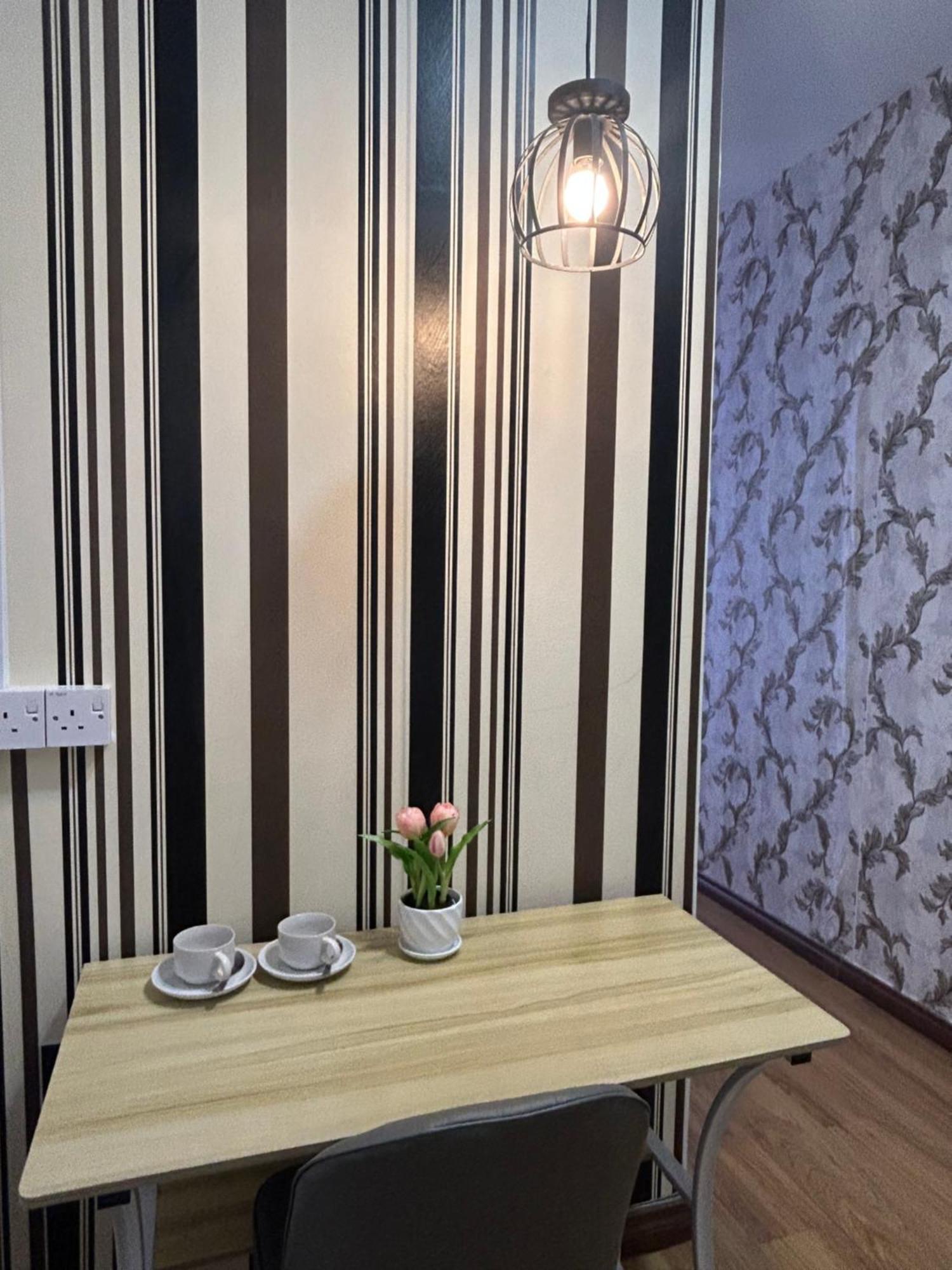 Roxy Apartment Kuching Extérieur photo