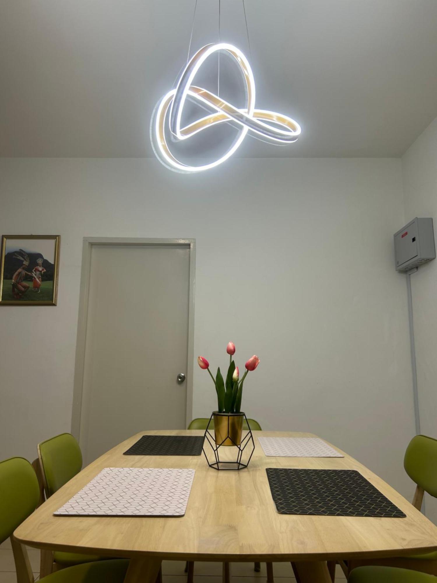 Roxy Apartment Kuching Extérieur photo