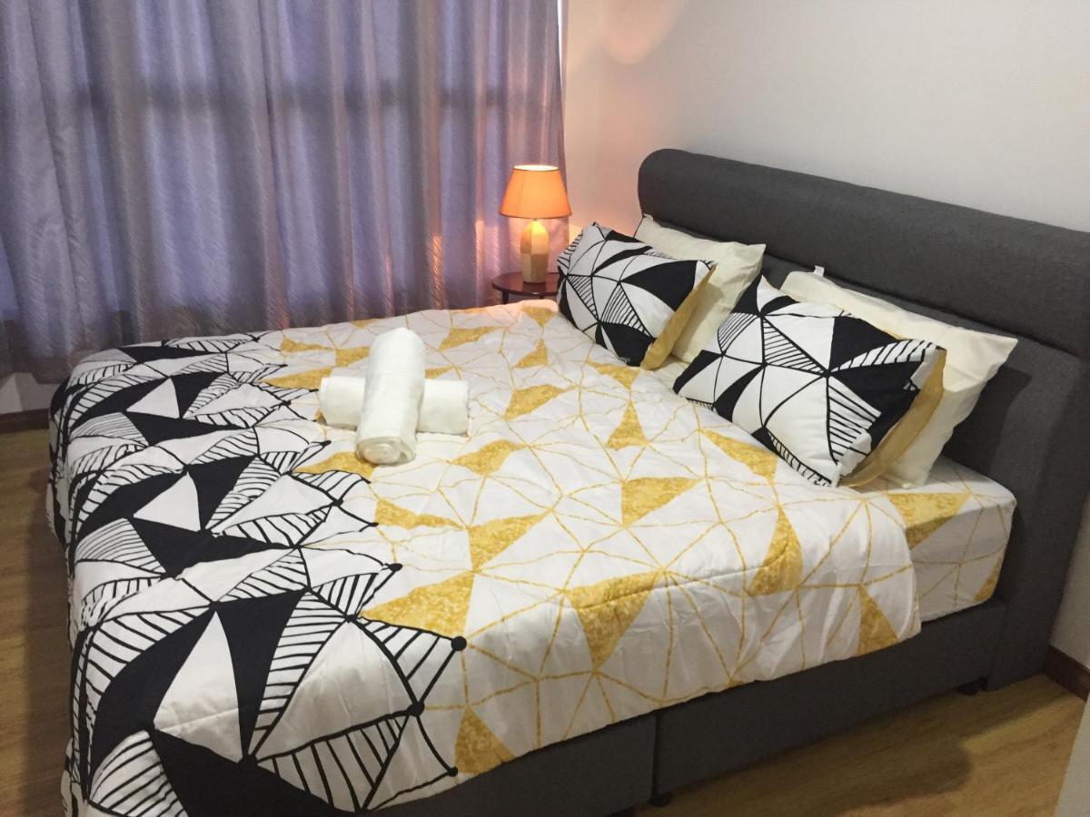 Roxy Apartment Kuching Extérieur photo